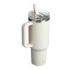 Stanley Quencher® ProTour 1180 ml isolerad mugg i återvunnet rostfritt stål med flip-sugrör  Standard | Krämfärgad | Inget reklamtryck | Inte tillgängligt | Inte tillgängligt