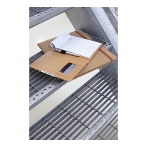 Konferensmapp i kork Brun | Inget reklamtryck | Inte tillgängligt | Inte tillgängligt