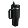 Stanley Quencher® ProTour 1180 ml isolerad mugg i återvunnet rostfritt stål med flip-sugrör  Svart