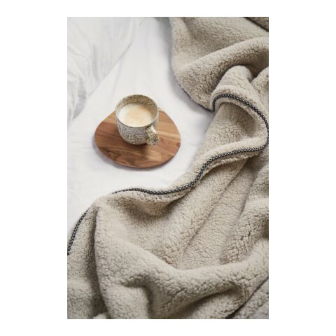 VINGA Maine GRS återvunnen pilepläd brun | Inget reklamtryck | Inte tillgängligt | Inte tillgängligt | Inte tillgängligt